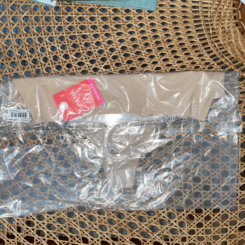 New with tags - SPANX tummy control thong